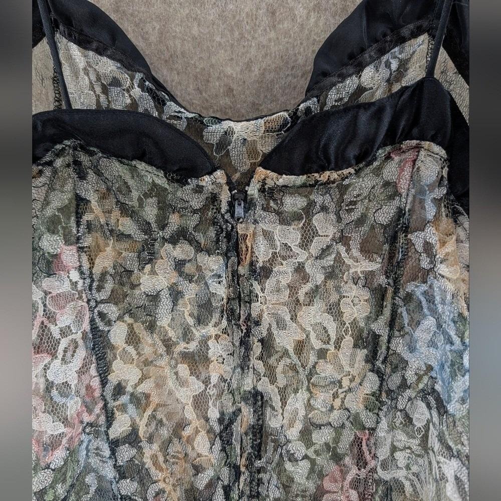 Victoria's Secret Vintage Floral Lace Teddy with Black Satin Trim Accent, Size M - Picture 3 of 7